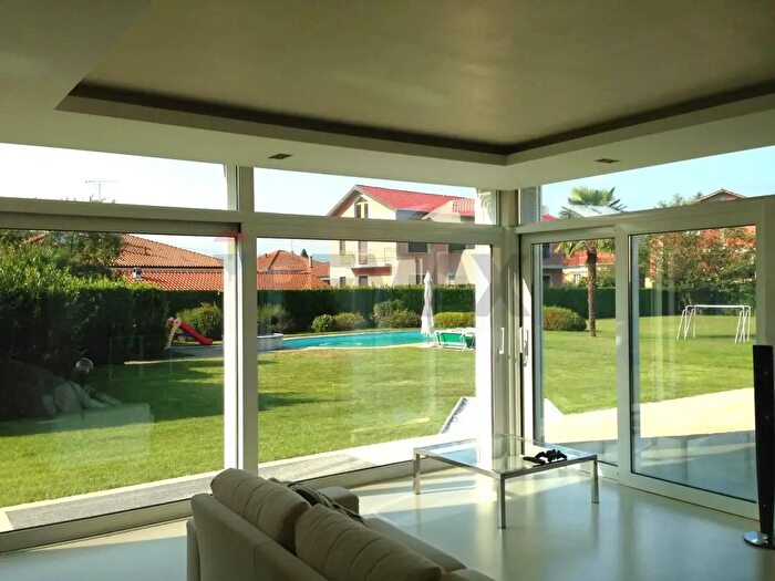 Casa con 5 locali in vendita in Via Rossini, Gozzano