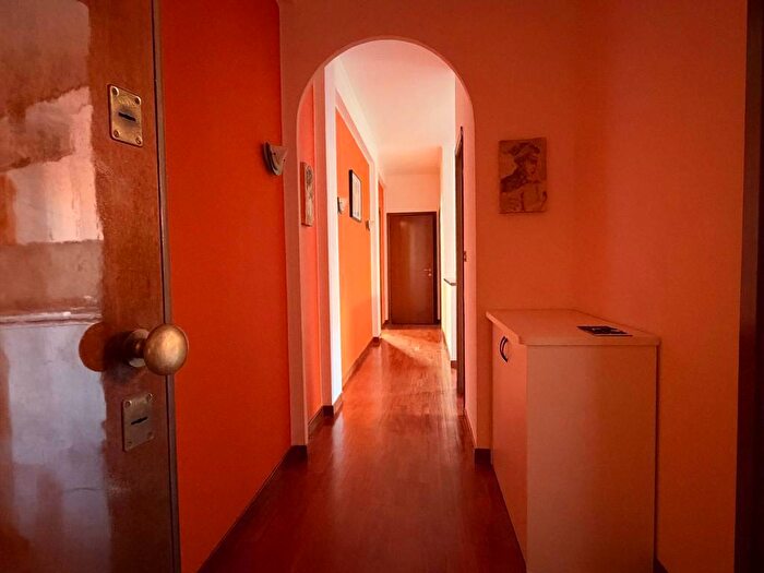 Appartamento trilocale in affitto in Via Vincenzo Gianferrari, Istria, Milano
