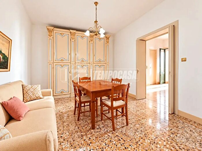 Casa quadrilocale in vendita in Via Vittorio Veneto, Poggiardo
