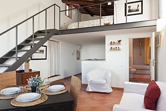 Casa bilocale in vendita in Via Garibaldi Montefiascone, Montefiascone