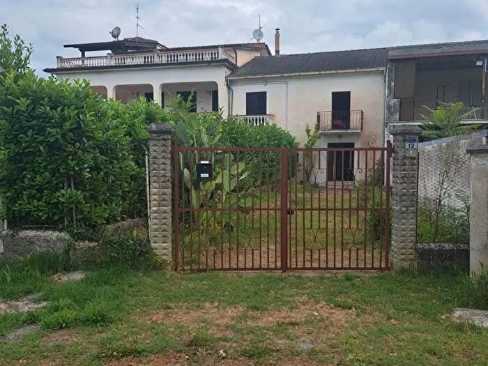 Appartamento trilocale in vendita in Via Foresta, Cervaro