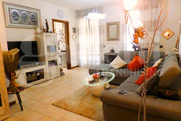 Appartamento quadrilocale in vendita in Via Pina Bitelli Agostini, Cento