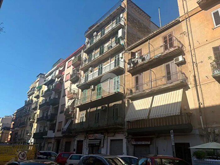 Appartamento trilocale in vendita in Via Domenico Lancia di Brolo, Palermo