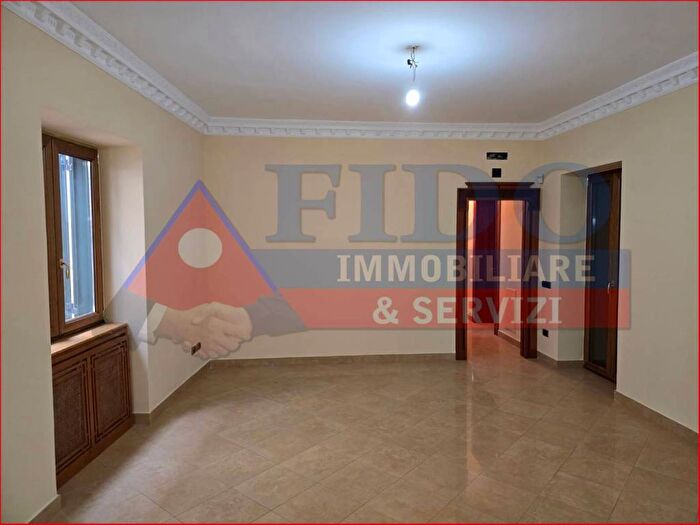 Appartamento con 6 locali in affitto in Via Giannone Traversa, Centro, Marigliano