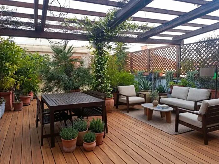 Appartamento con 6 locali in vendita in Via Giovan Battista Pergolesi, Milano
