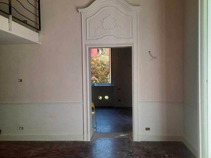 Appartamento con 5 locali in affitto in VIA CRISPI, Piazza Amedeo Parco Margherita, Napoli