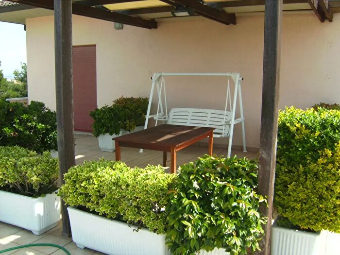 Casa con 6 locali in vendita in Belvedere Ostrense