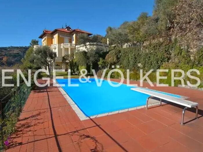 Appartamento quadrilocale in affitto in Via Aurelia Ponente, Rapallo