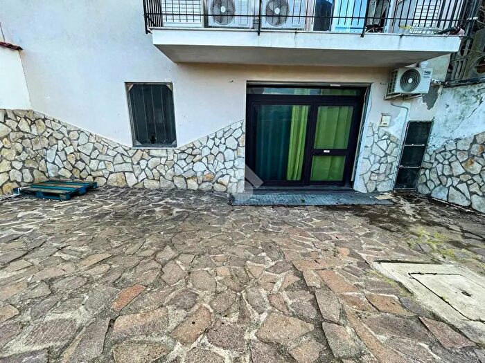 Appartamento bilocale in vendita in Via Cantina, Falerna