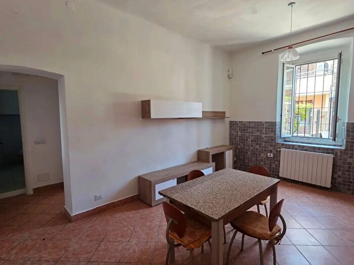 Appartamento bilocale in affitto in Via Baserica, Inverigo