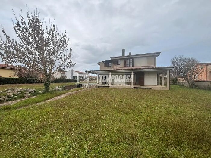 Casa con 6 locali in vendita in Via Cavour, Anguillara Sabazia