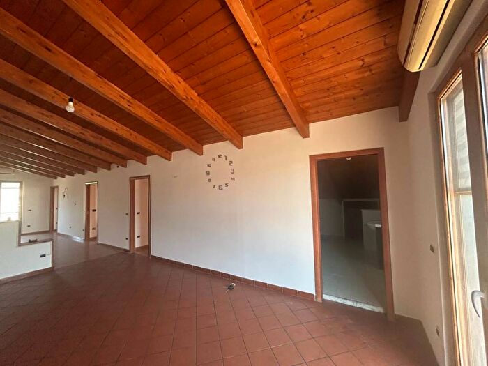 Appartamento quadrilocale in affitto in Via Dino Campana, Quarto