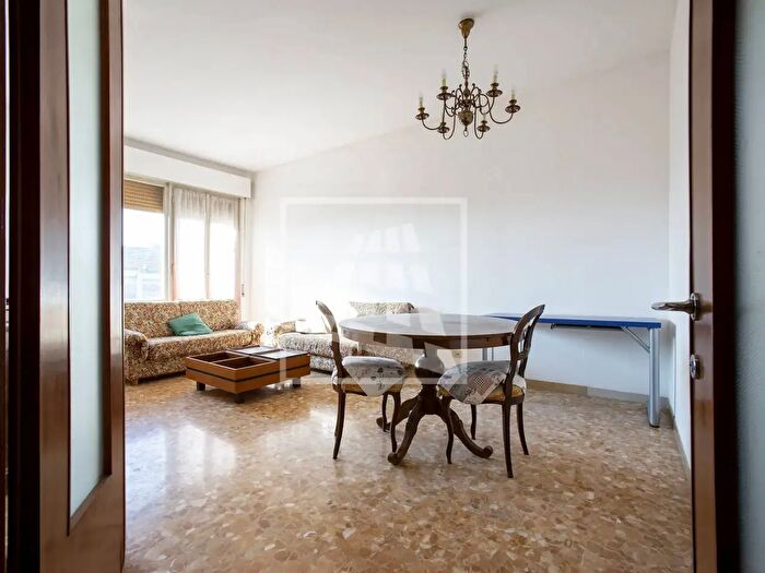 Appartamento trilocale in vendita in Via Giacomo Matteotti, Reggio Emilia