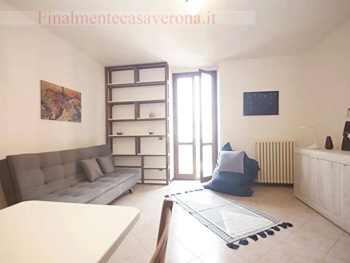 Appartamento monolocale in affitto in Via Badile, Verona