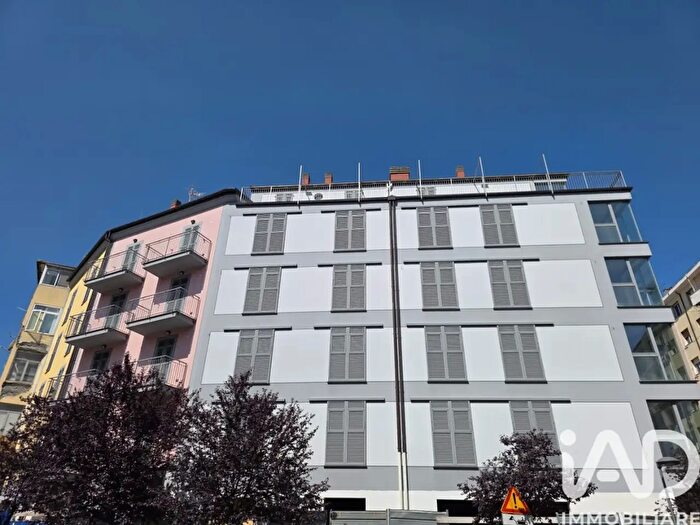 Appartamento trilocale in vendita in Via Sabazia, Vado Ligure