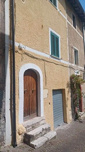 Appartamento bilocale in vendita in Via Umberto I, Cineto Romano