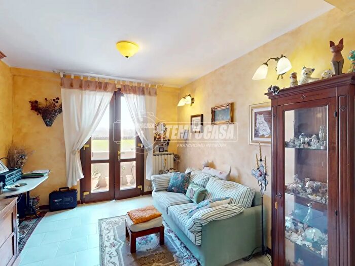 Appartamento trilocale in vendita in Via Roma d, Comazzo