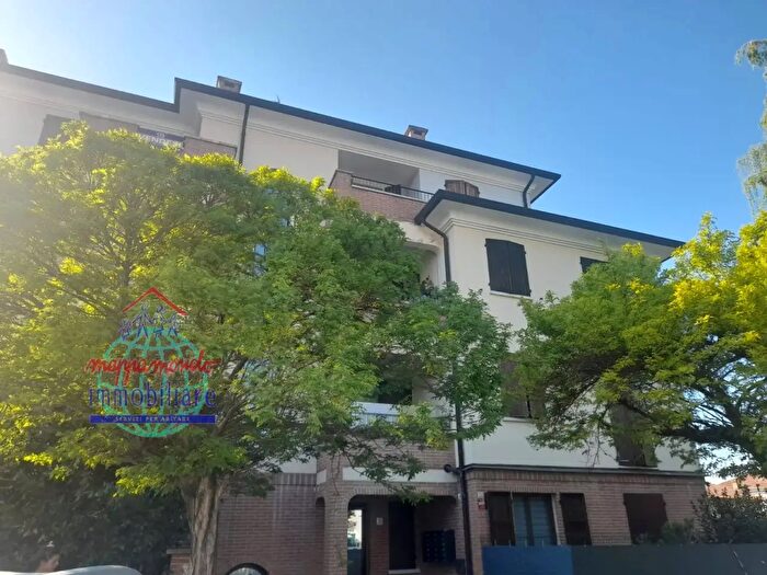 Appartamento trilocale in affitto in Via Leonardo da Vinci, Cento