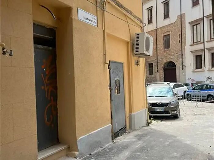 Appartamento con 5 locali in vendita in Palermo