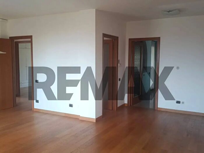 Appartamento trilocale in affitto in Via Pesenti, Perugia