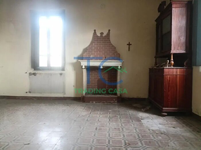 Casa con 6 locali in vendita in Via Uttini, Cadeo