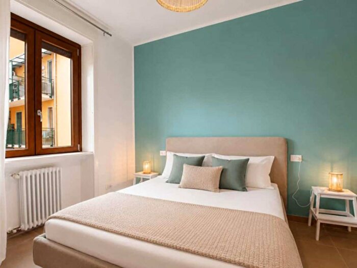 Appartamento trilocale in affitto in Via Vespri Siciliani, Giambellino, Milano