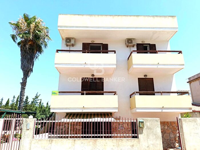 Casa con 9 locali in vendita in Via Palmanova, Scicli