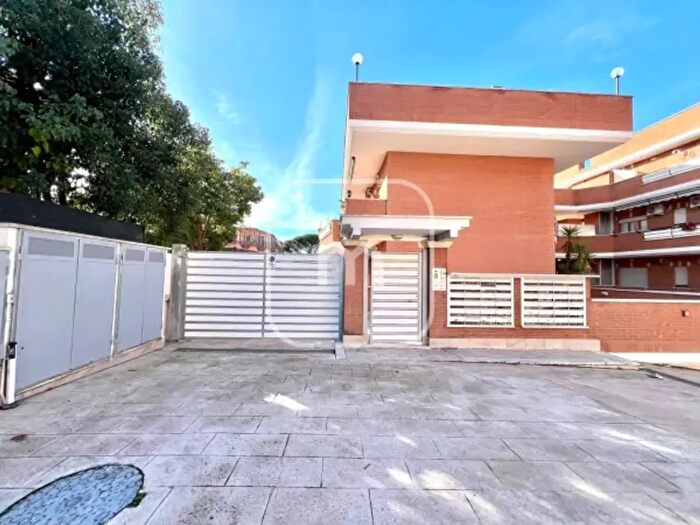 Appartamento trilocale in vendita in Via Piero Maroncelli, Marino