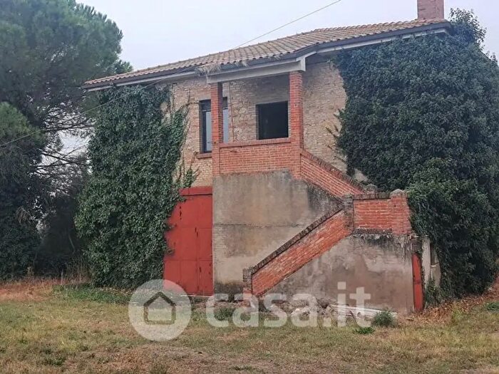 Casa con 10 locali in vendita in Perugia