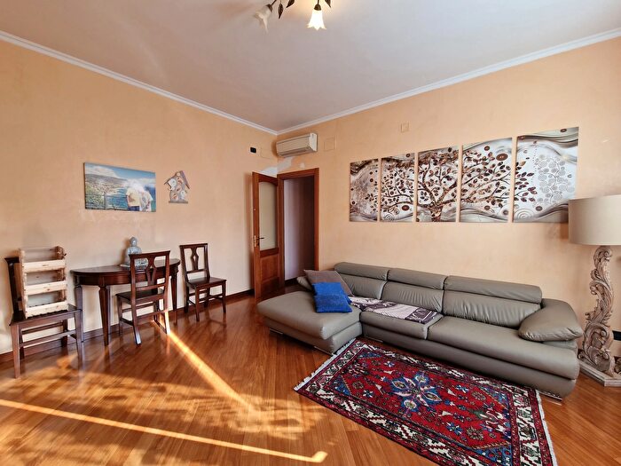 Appartamento con 7 locali in vendita in Via Graziella Giuffrida, Genova