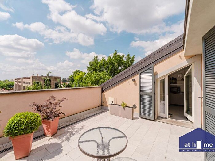 Casa quadrilocale in affitto in Via Moriggia, Centro Storico, Monza