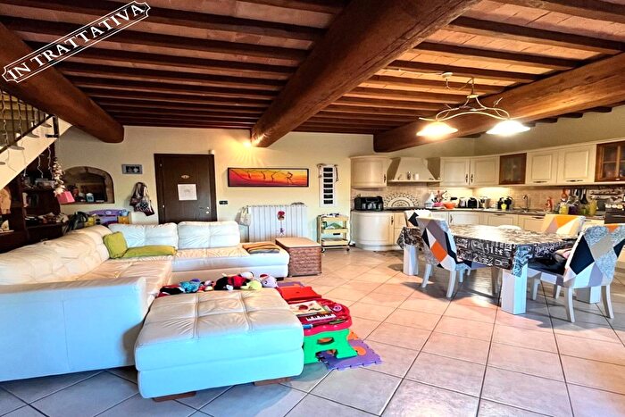 Appartamento con 5 locali in vendita in Certaldo