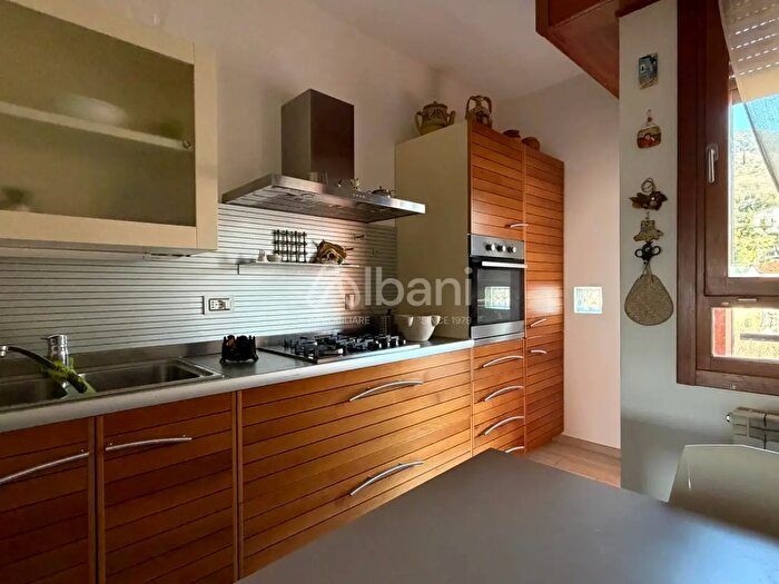 Appartamento con 5 locali in vendita in Aulla