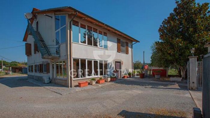 Casa con 6 locali in vendita in Località Bertoni, Castiglione Del Lago
