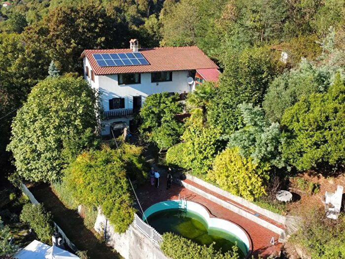 Casa con 10 locali in vendita in Strada Berga, Cumiana