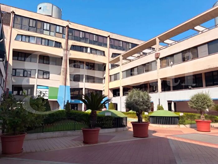 Appartamento bilocale in affitto in Viale Le Corbusier, Latina