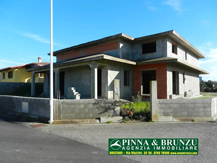 Casa con 8 locali in vendita in dei Prati, Uras