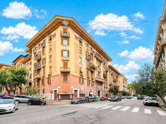 Appartamento quadrilocale in affitto in Via Sebino, Roma