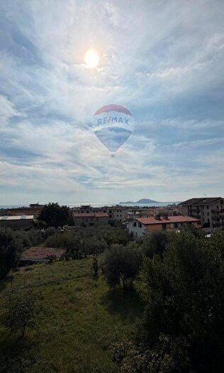 Casa con 8 locali in vendita in Formia