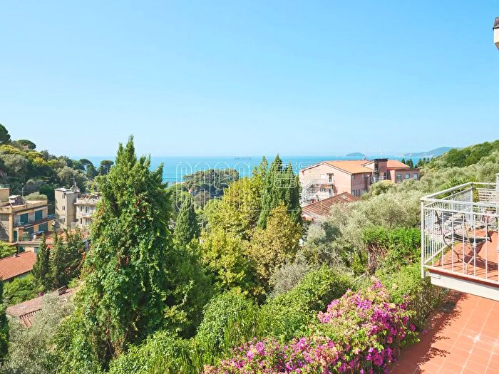 Appartamento con 6 locali in vendita in Località Fiascherino, Lerici