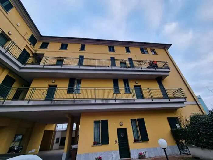 Appartamento trilocale in affitto in Via Lodovico Il Moro, Milano