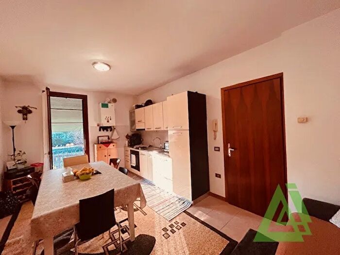 Appartamento trilocale in vendita in Loria