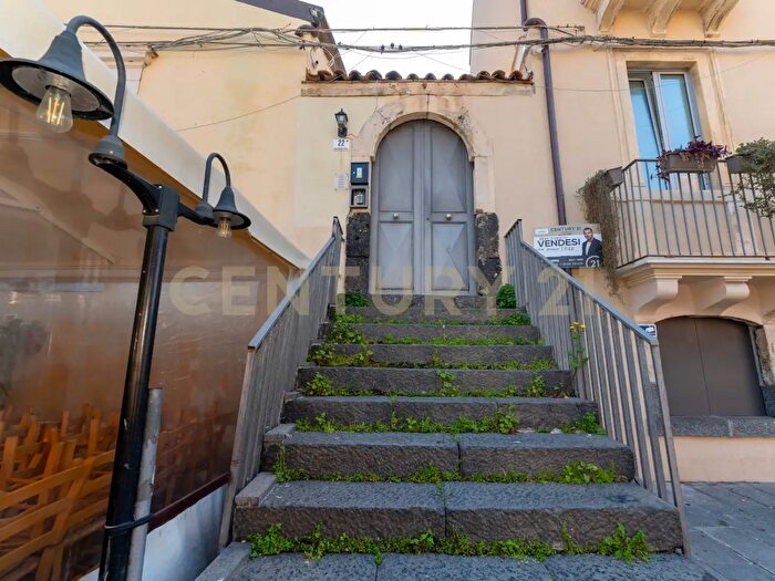 Appartamento bilocale in vendita in Piazza Federico di Svevia, Catania