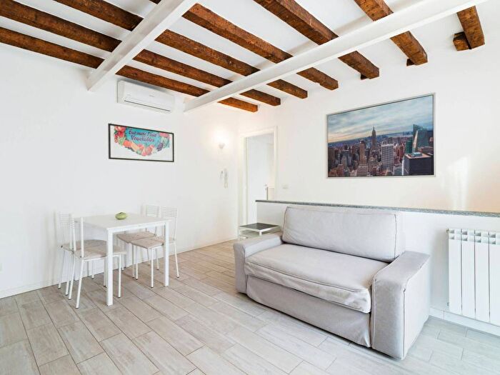 Appartamento monolocale in affitto in Via Biella, Famagosta, Milano