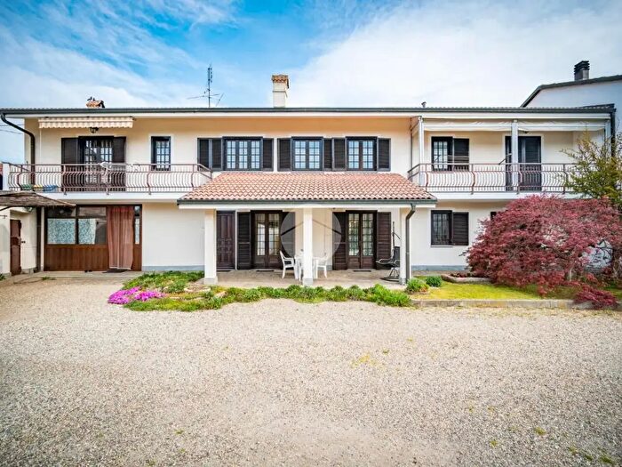 Casa con 7 locali in vendita in Via San Martino, Volvera