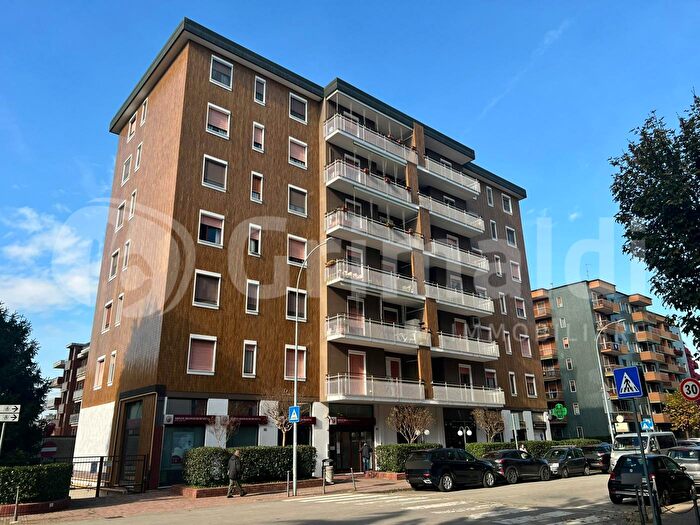 Appartamento quadrilocale in vendita in Via della Resistenza, Opera