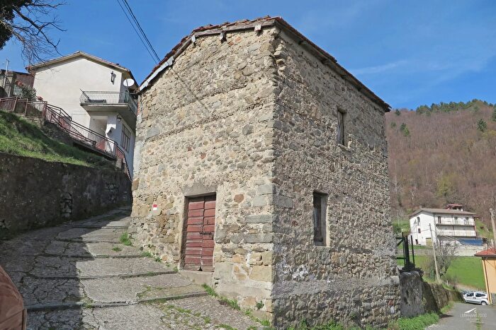 Casa bilocale in vendita in Comano