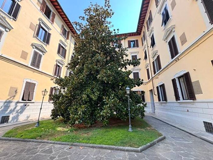 Appartamento quadrilocale in affitto in Via Bonifacio Lupi, San Marco SS Annunziata, Firenze