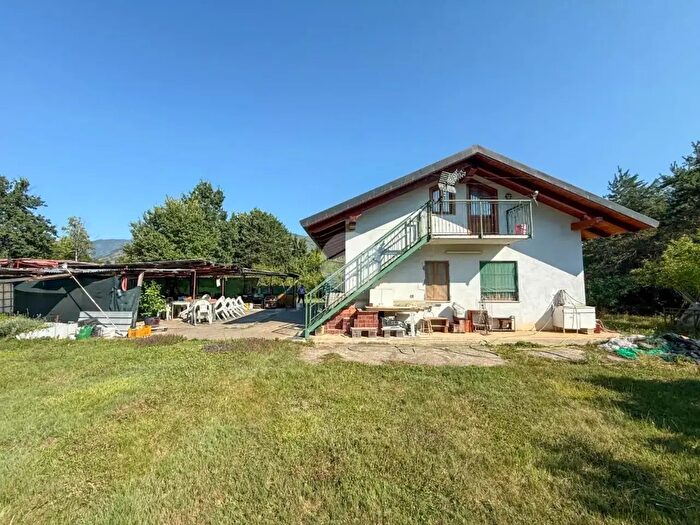Casa quadrilocale in vendita in Strada Comunale delle Berchie, Givoletto