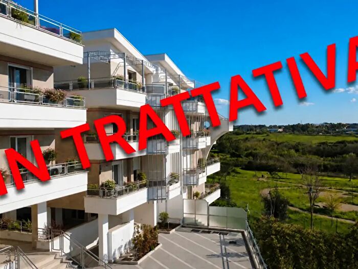 Appartamento con 6 locali in vendita in Via di Vigna Murata, Roma